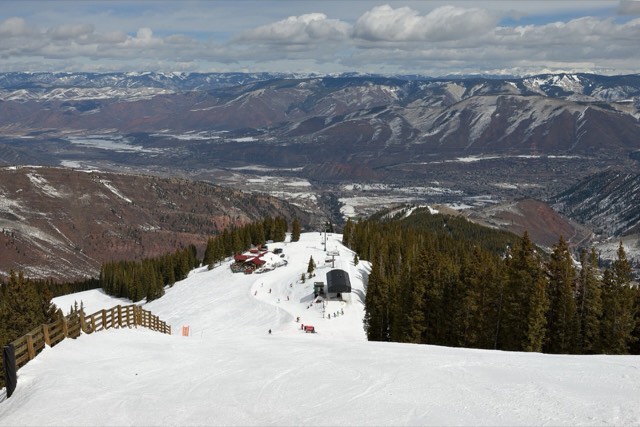 The Cloud Nine bistro at mid-mountain on Aspen Highlands with the valley beyond