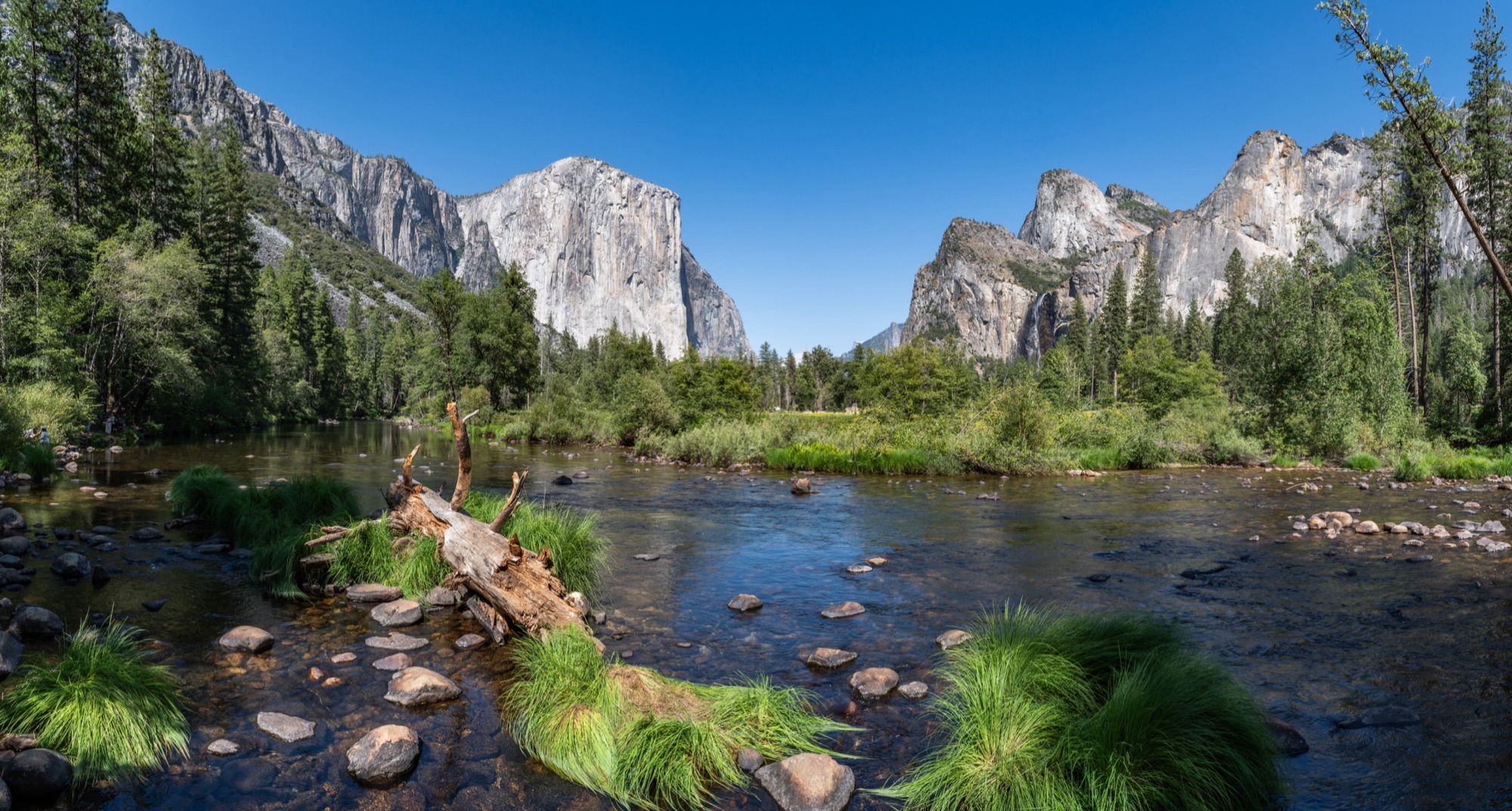 Valley View — the Merced River with El Capitan and Bridalveil Fall in Yosemite Valley