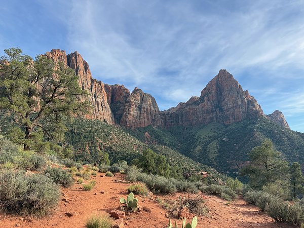 The Watchman's pointed summit above the red-dirt Watchman Trail